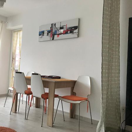 Appartement Aki Studio à Braşov Extérieur photo